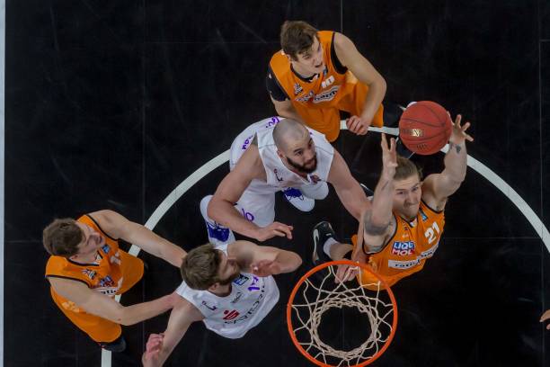 与此同时 与此同时