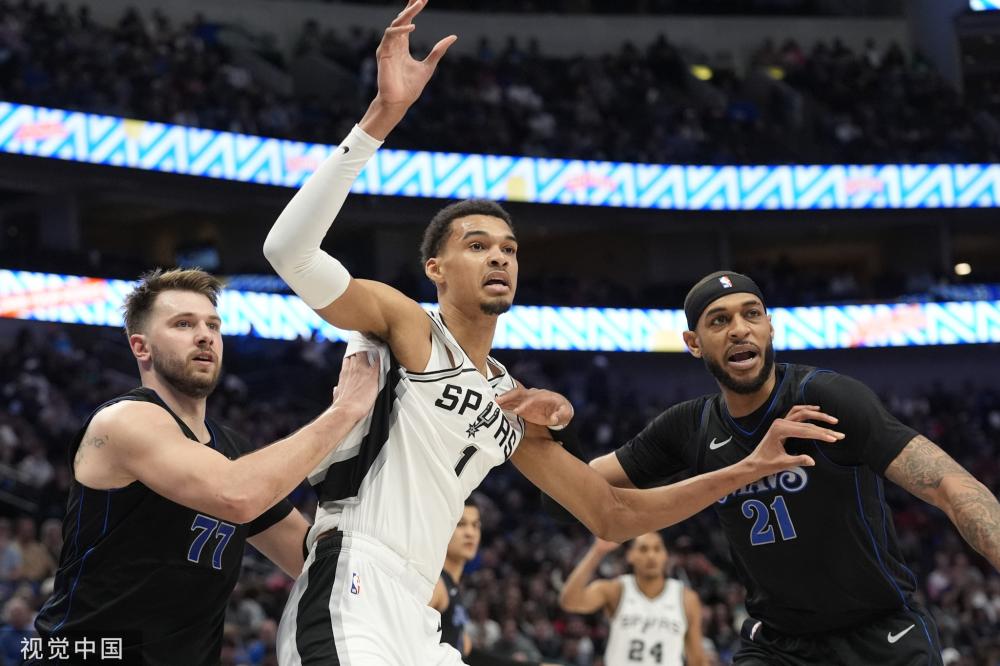 场上大放异 场上大放异